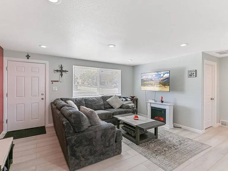 6577 W Cedar Ave — Photo 21