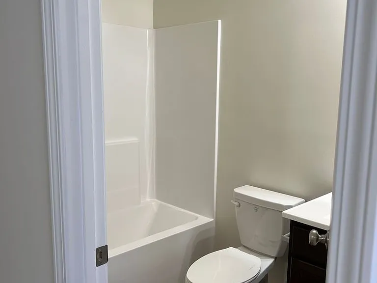 Brand New House 3 beds 2 baths with 1 car garage — Photo 42