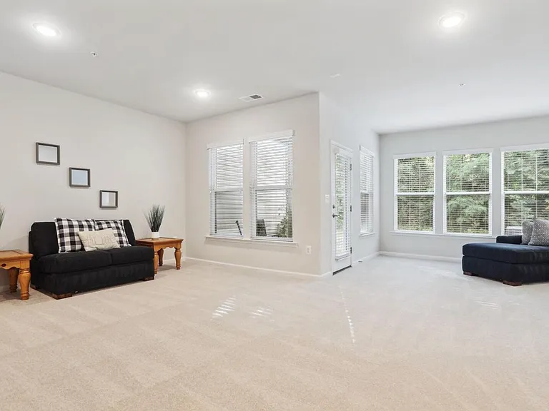 8329 Meadowood Dr — Photo 8