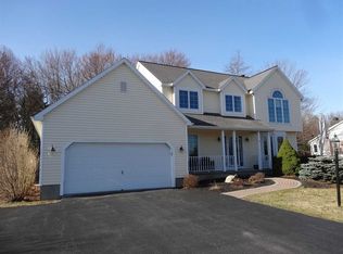 22 Sheldon Dr, Ballston Lake, NY 12019