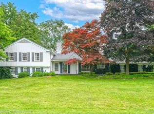 5197 Wing Lake Rd, Bloomfield Hills, MI 48302