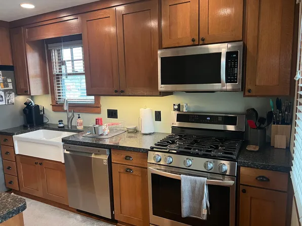 3078 S 42nd St, Omaha, NE 68105