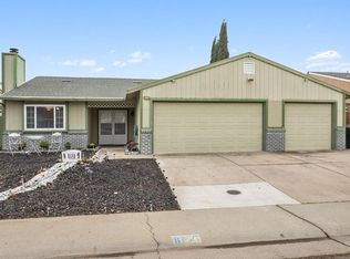 8756 Tiogawoods Dr, Sacramento, CA