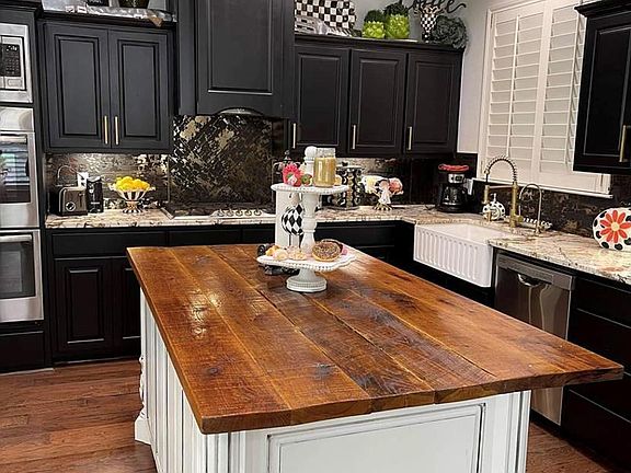 5th image of 22 Preston Oaks Cir