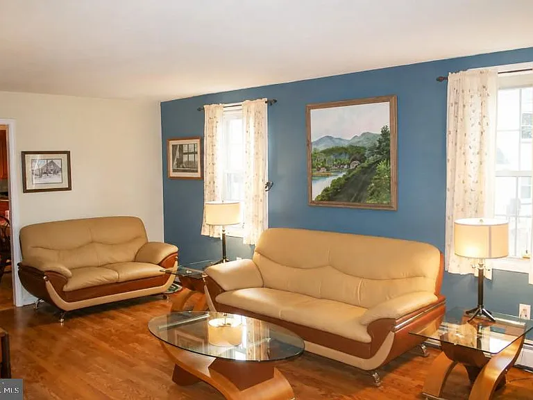 555 Northbrook Rd — Photo 3