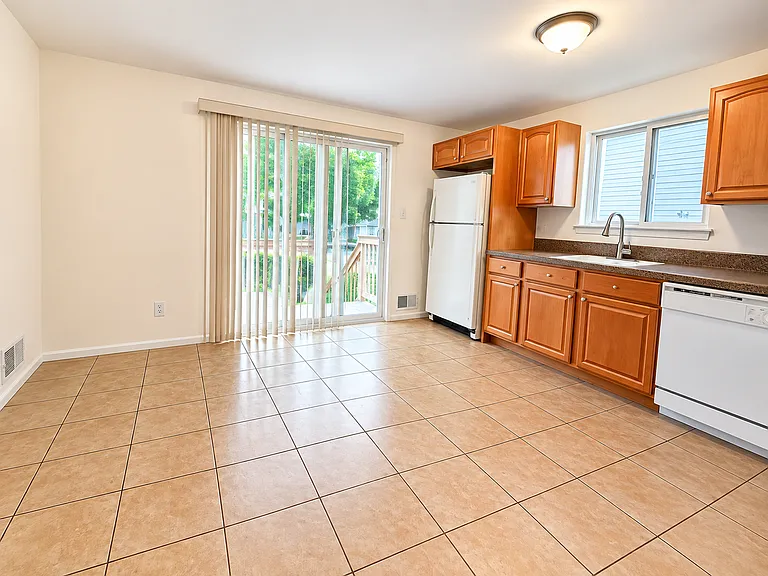 121 Cannon Ave #2 — Photo 7