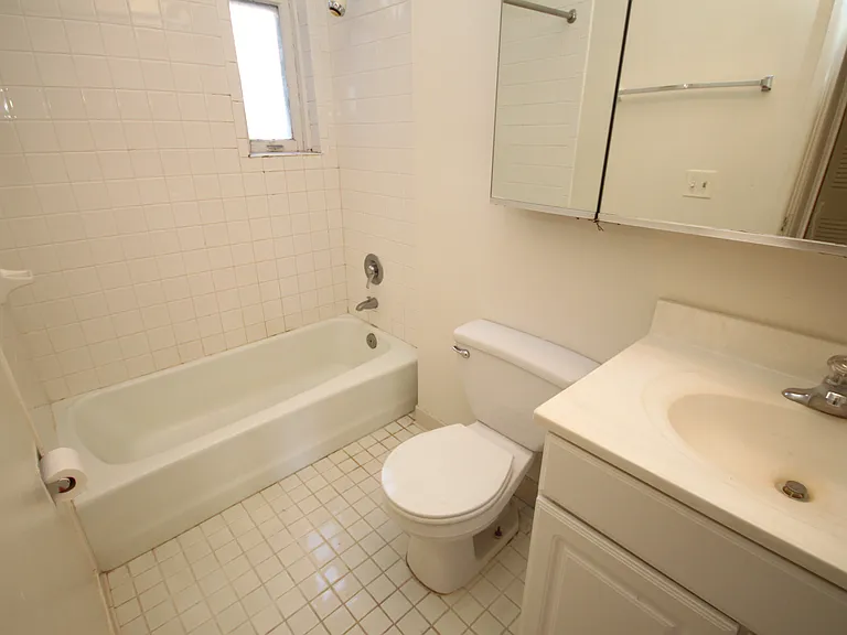 424 W Belden Ave #4W — Photo 5