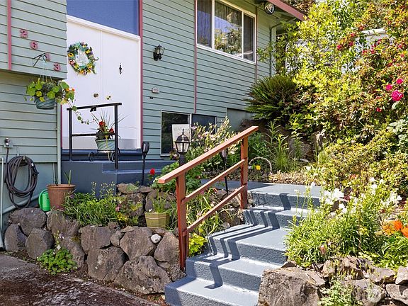 2nd image of 2613 S 300th Street
