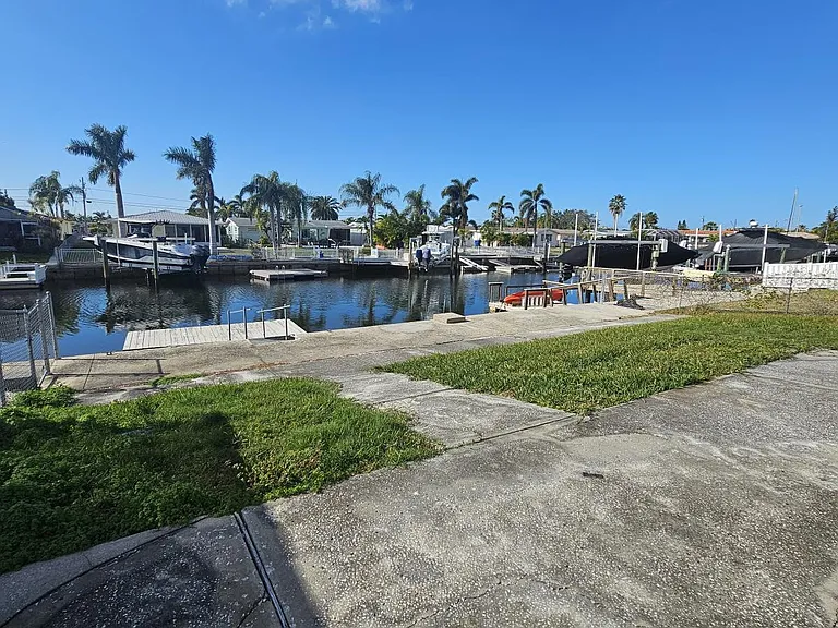 4931A Pompano Dr — Photo 17