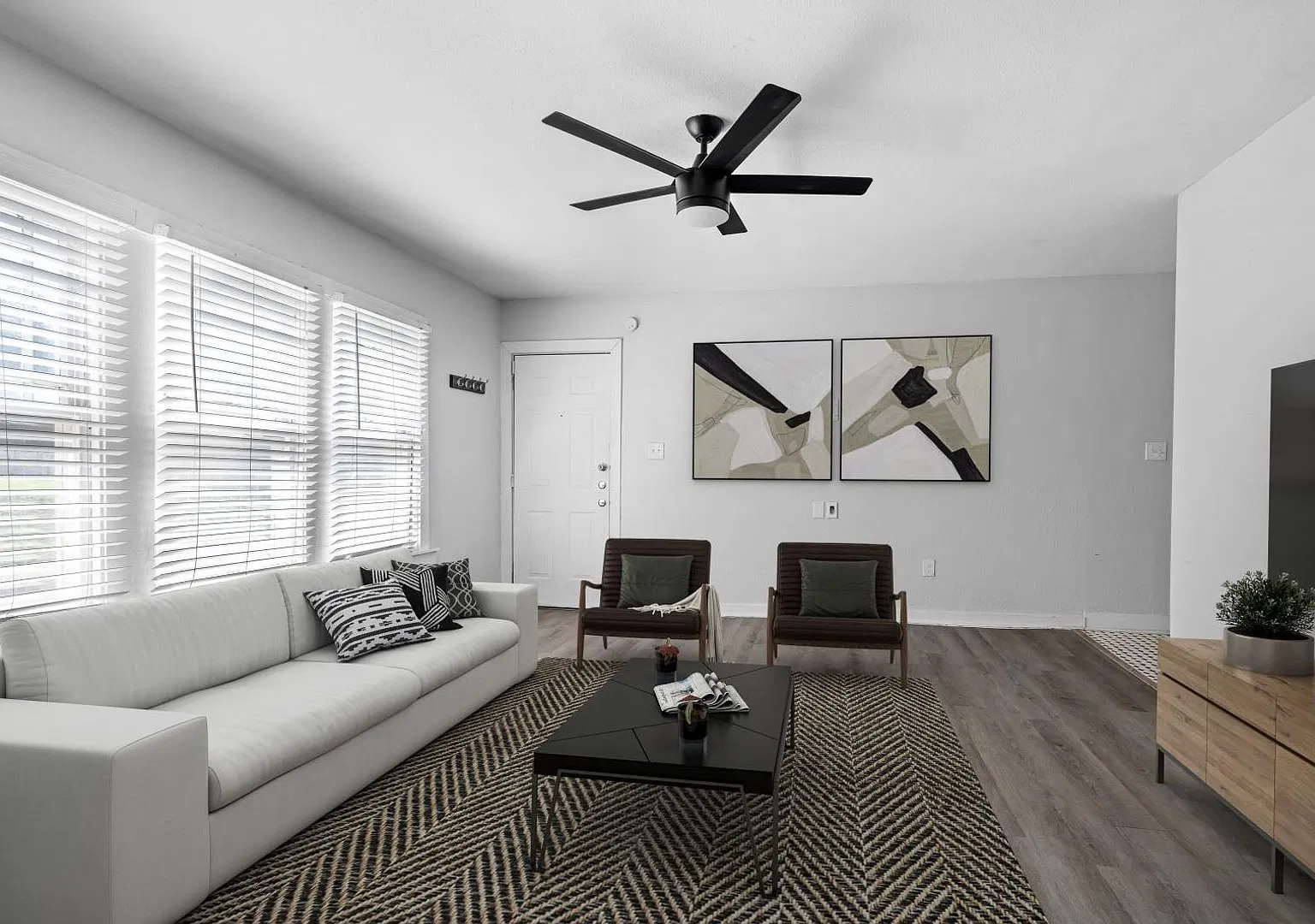 1431 Lipscomb — Photo 3