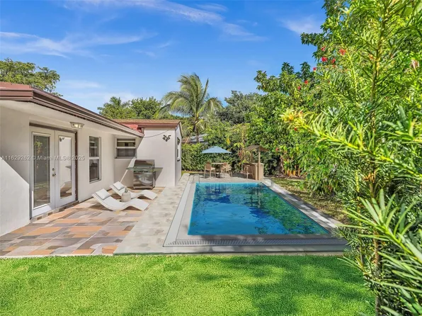 2000 N Hibiscus Dr, North Miami, FL 33181