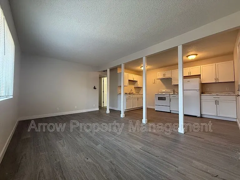 1315 F St #11 — Photo 2