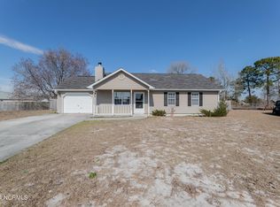215 Joey Ct, Hubert, NC 28539