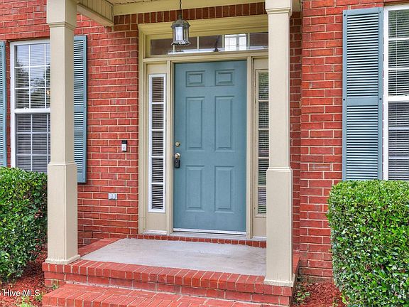 5th image of 352 Heath Way