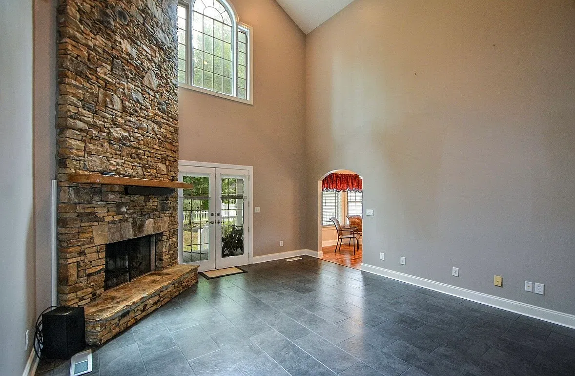 3426 Clarks Bridge Rd — Photo 2
