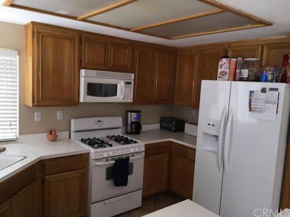 3rd image of 14250 Plumas Ct