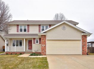 1012 E Henderson Pl, Indianola, IA 50125