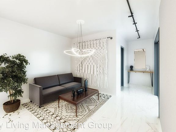 4th image of 171 W Berks St #508