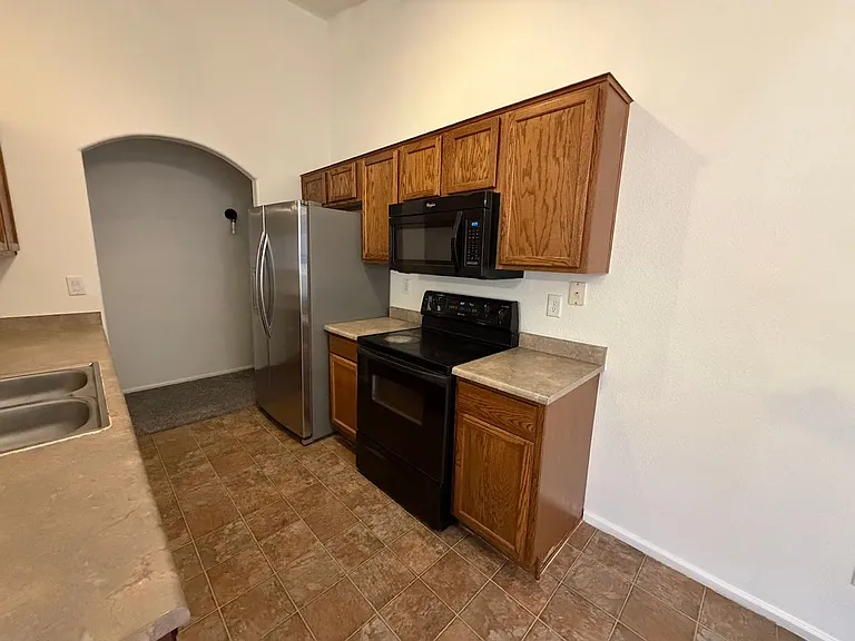 16248 W Moreland St — Photo 5