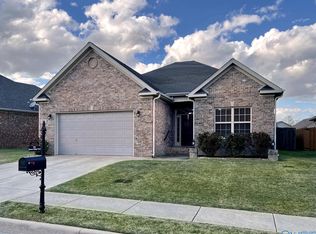 304 Beaver Ridge Trl SW, Huntsville, AL 35824