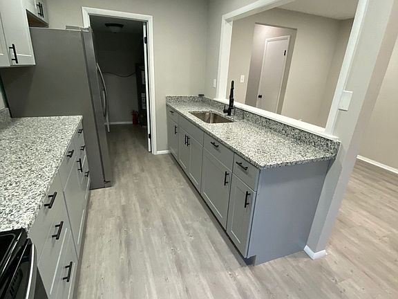 5th image of 961 Top View Dr