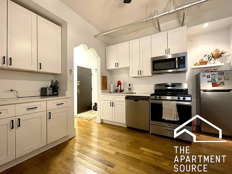 2253 N Spaulding Ave #G — Photo 6