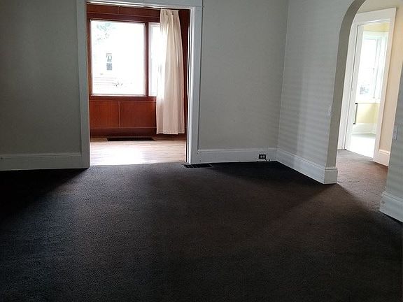 5th image of 132 W 11th St
