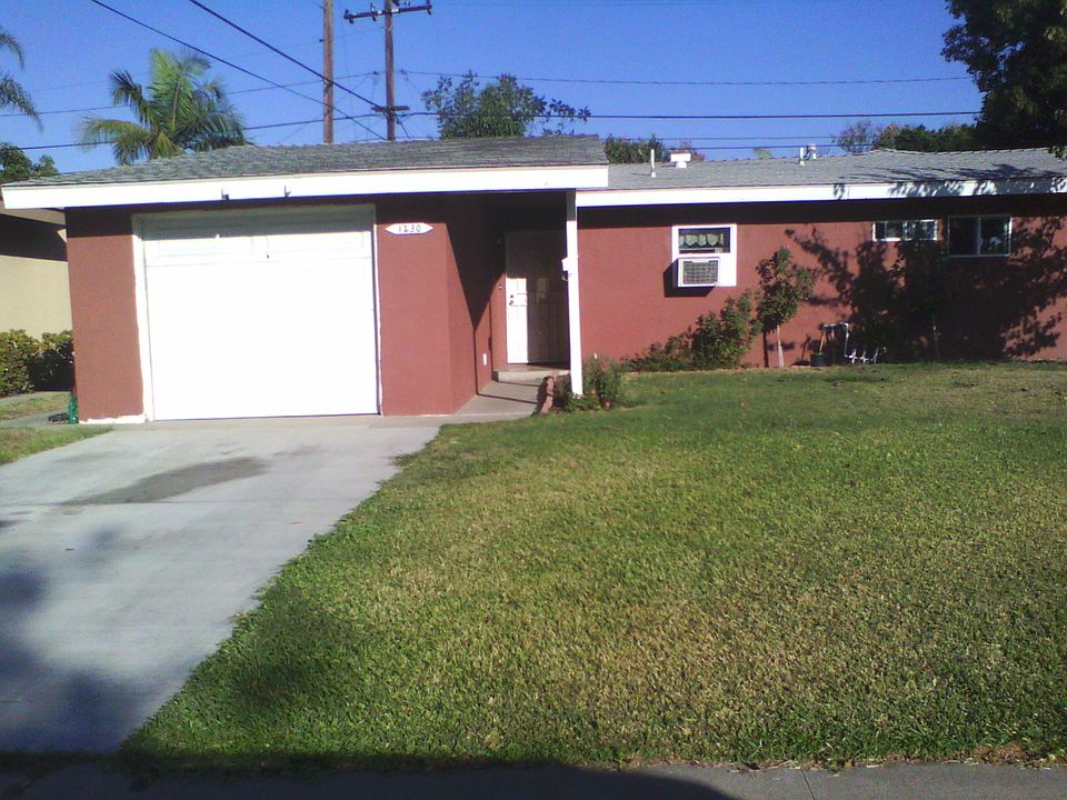 1st image of 1230 S Claremont St