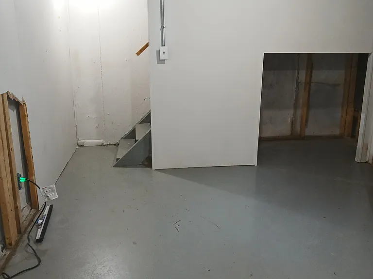 7075 Melrose Ave — Photo 24