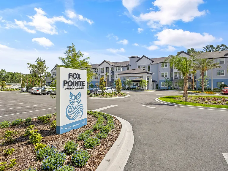 Fox Pointe — Photo 6