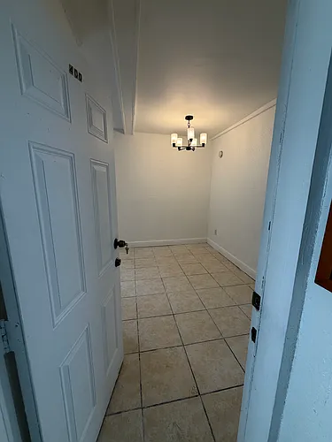404 NE 26th Ter #400 Photo 1