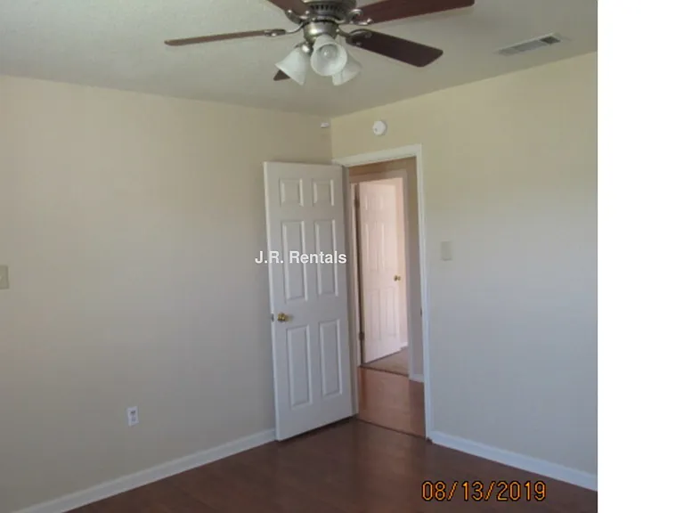 1506 Creek St — Photo 83