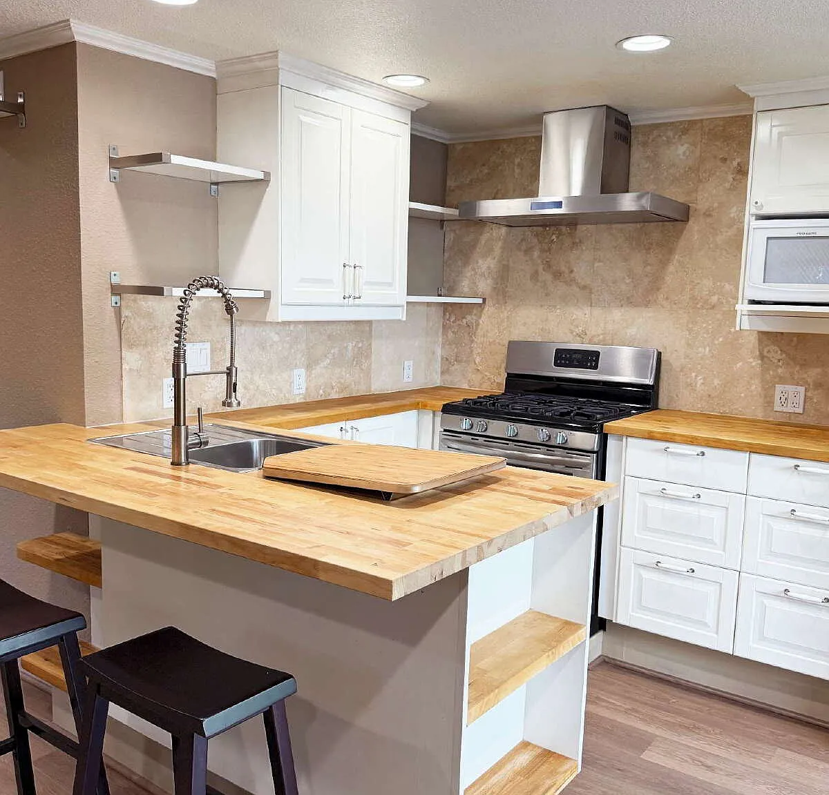 1 bed, 1.0 bath, $2,000 — Photo 2