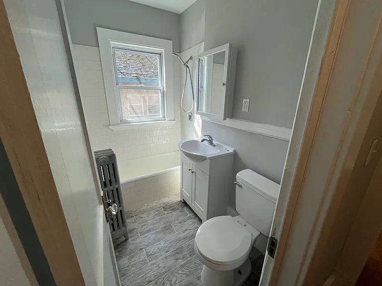 113 Sherwood St #3R — Photo 7