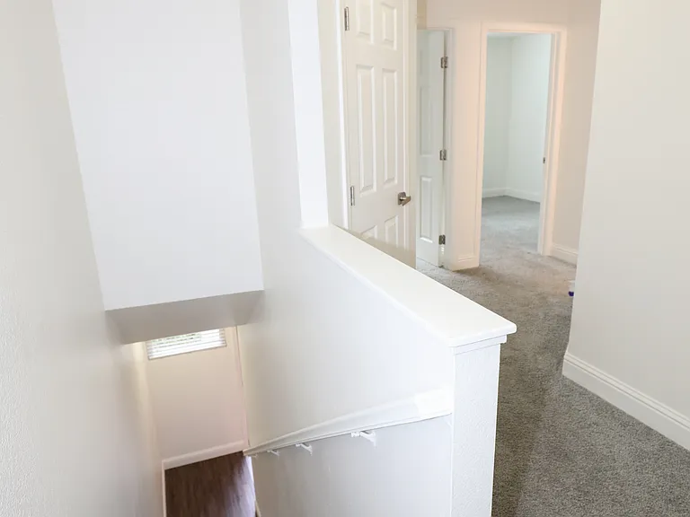 Cedarwood Apartments — Photo 28