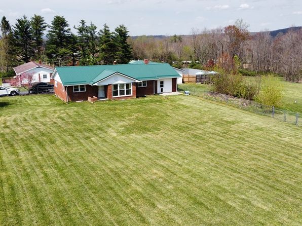 5921 Hinton Rd, Athens, WV 24712