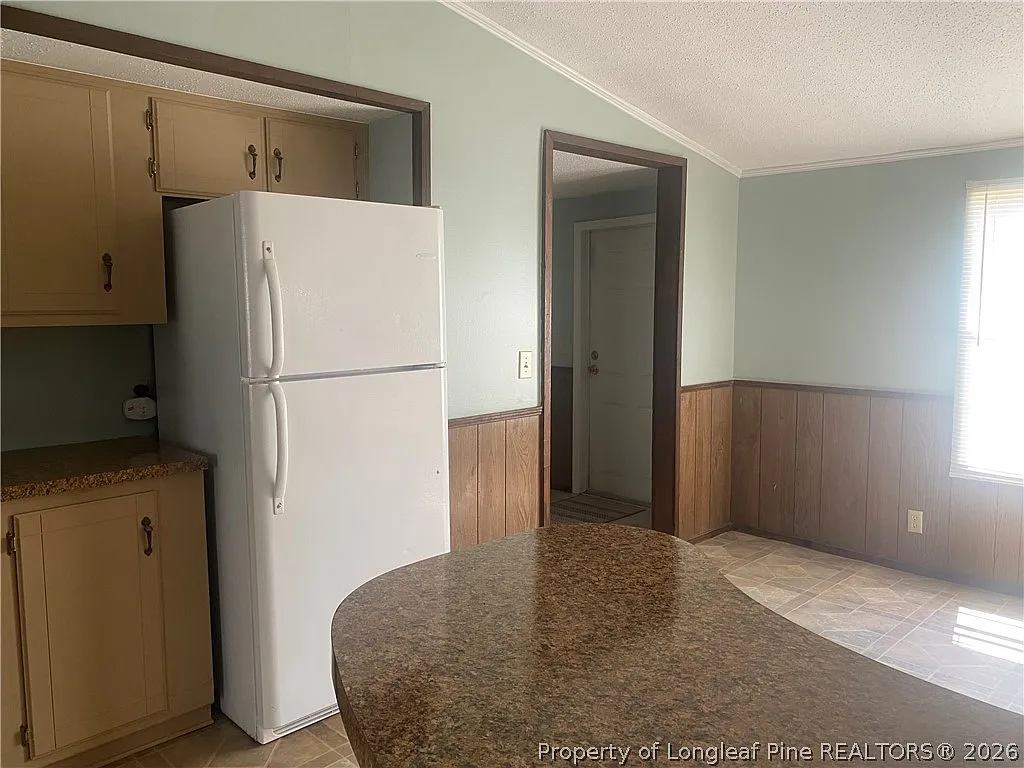 3 bed, 2.0 bath, 1120 sqft, $1,250 — Photo 4