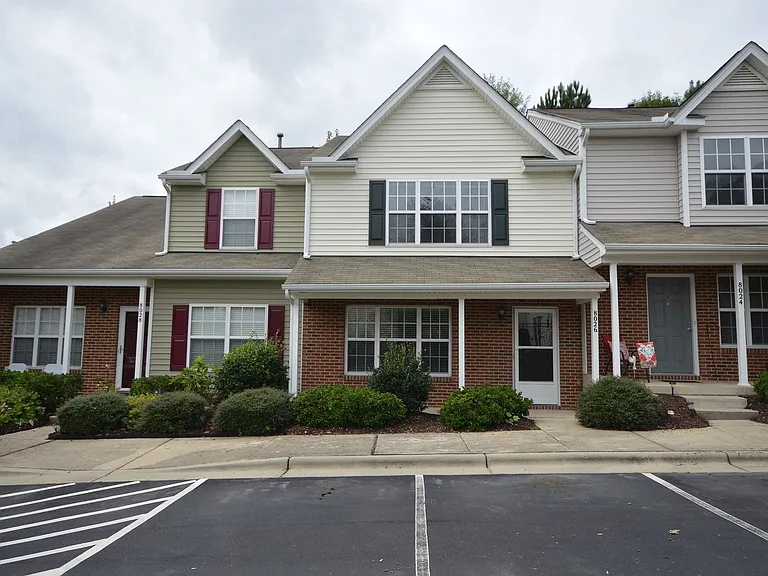 8026 River Watch Ln — Photo 2