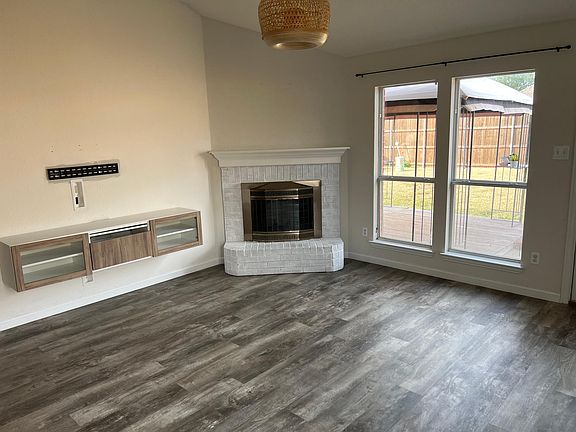 3rd image of 1011 Port Boliver Dr