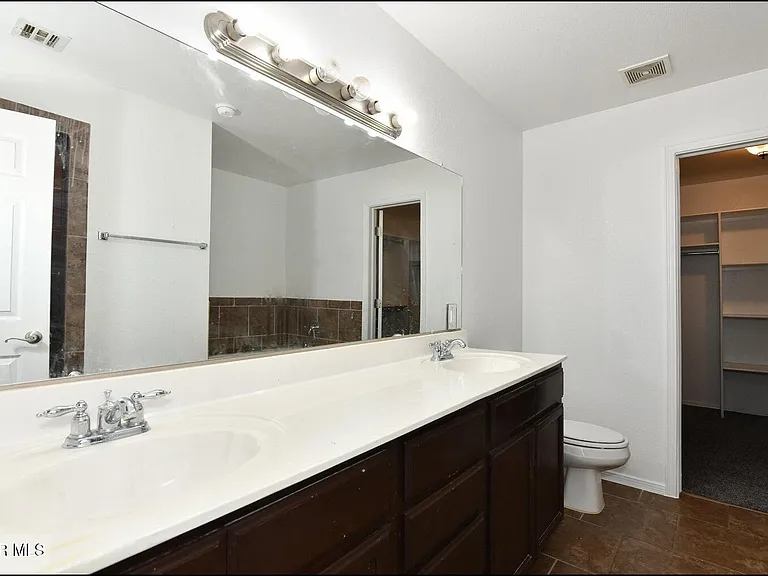 1591 Hartsdale Dr #B — Photo 16