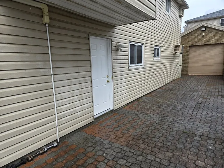 123 Gary Pl #1 — Photo 7