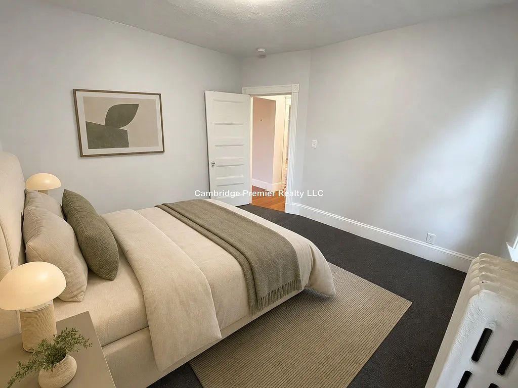 3 bed, $2,550 — Photo 2