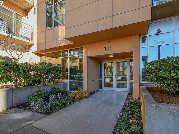 2nd image of 701 Columbia St APT 315