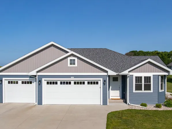 3985 Hemlock Ct, Oshkosh, WI 54904