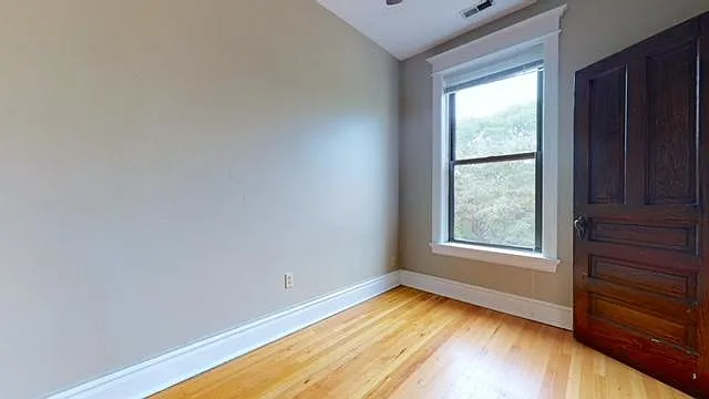 1127 W Patterson Ave — Photo 11