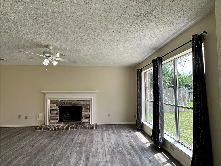 4819 Sunshine Dr — Photo 9