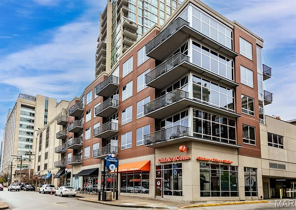 9 N Euclid Ave #302