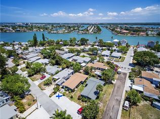 13303 2nd St E, Madeira Beach, FL 33708