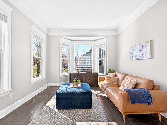 4th image of 1687 Scarlett Dr