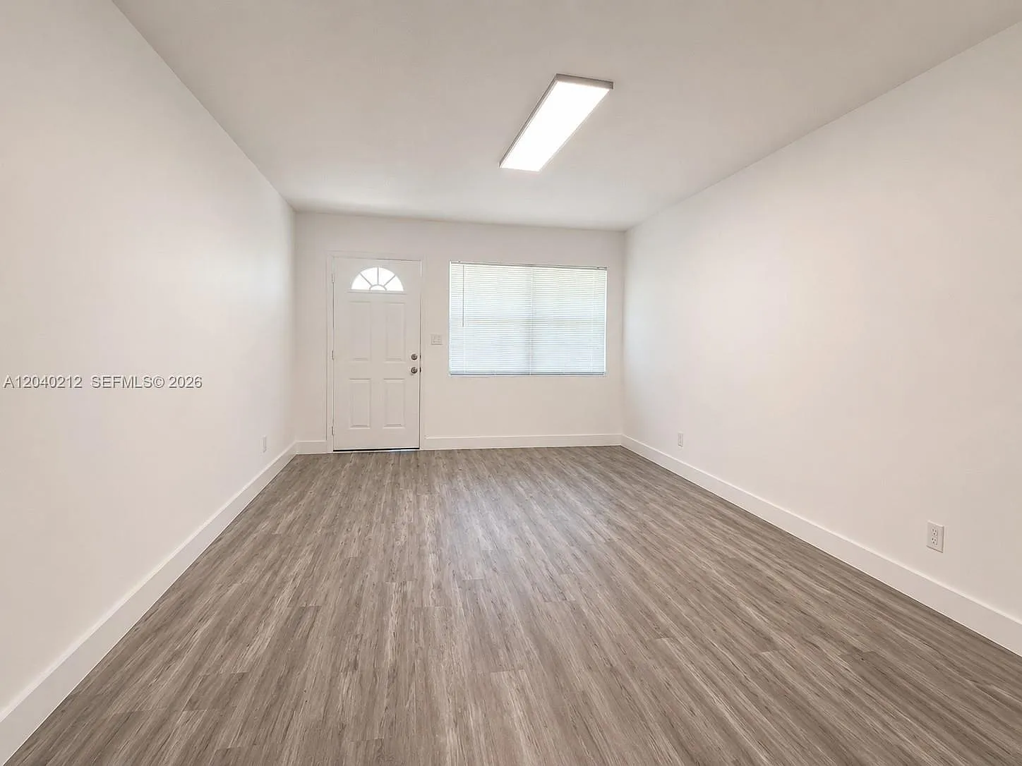 3 bed, 2.0 bath, 1210 sqft, $2,699 — Photo 4
